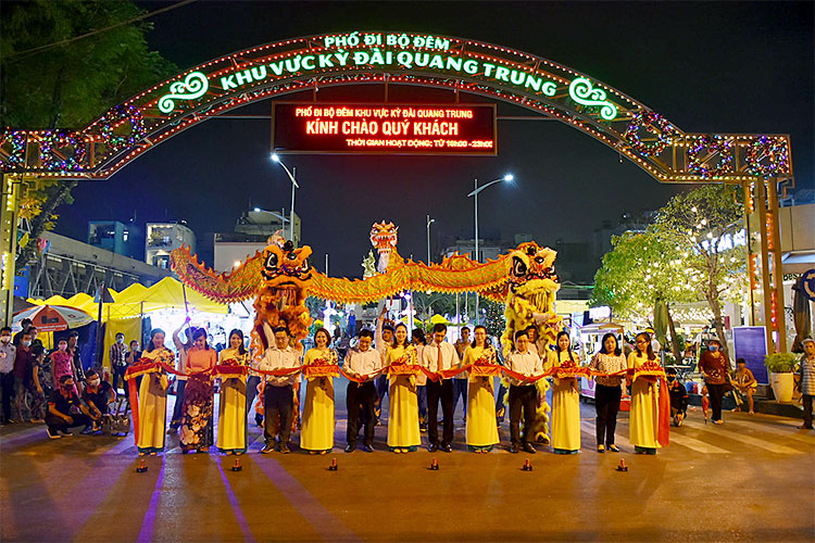 Image: Lễ ra mắt Phố đi bộ đêm khu vực Kỳ đài Quang Trung, Phường 6, Quận 10