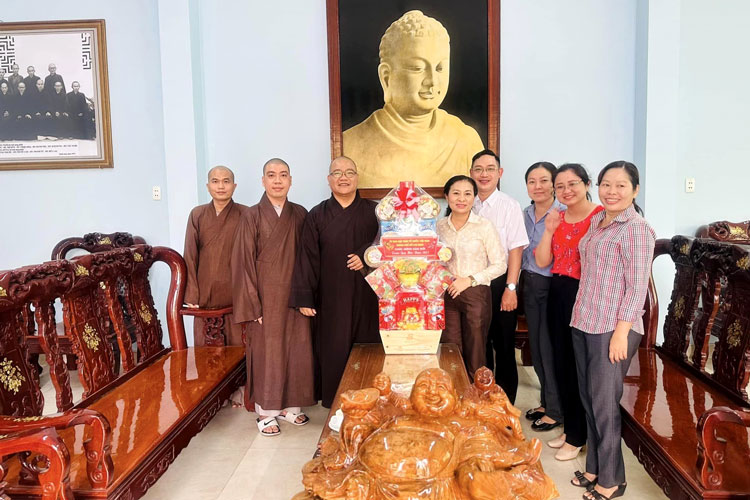 Image: Ủy ban Mặt trận Tổ quốc Việt Nam Thành phố Hồ Chí Minh và Ủy ban Mặt trận Tổ quốc Việt Nam Quận 10 thăm, chúc mừng một số cơ sở tôn giáo nhân dịp Tết Nguyên đán Quý Mão năm 2023
