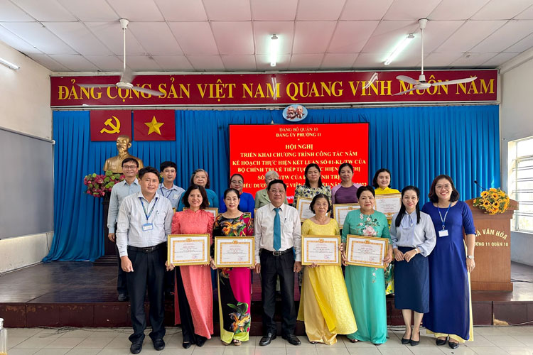 Image: Đảng bộ Phường 11 biểu dương 11 đảng viên thực hiện tốt việc học tập và làm theo tư tưởng, đạo đức, phong cách Hồ Chí Minh năm 2021, 2022