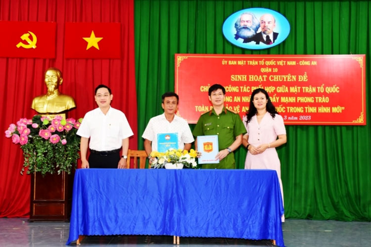 Image: Nâng cao hiệu quả công tác phối hợp giữa Công an Quận 10 và Mặt trận Tổ quốc Việt Nam Quận 10